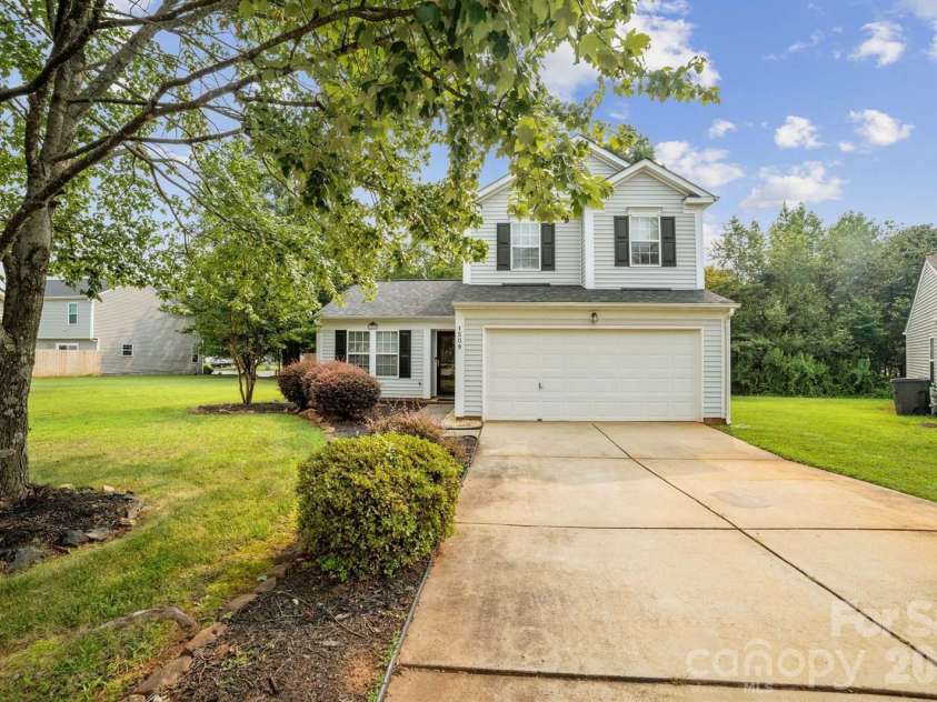 1508 Hollow Maple Drive, Charlotte, NC 28216.  MLS# CAR4411969, YatesRealty ID 42982. 