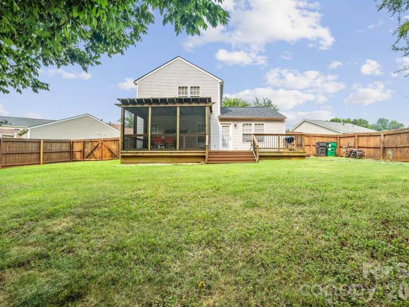 1508 Hollow Maple Drive, Charlotte, NC 28216.  MLS# CAR4411969, YatesRealty ID 42982. 