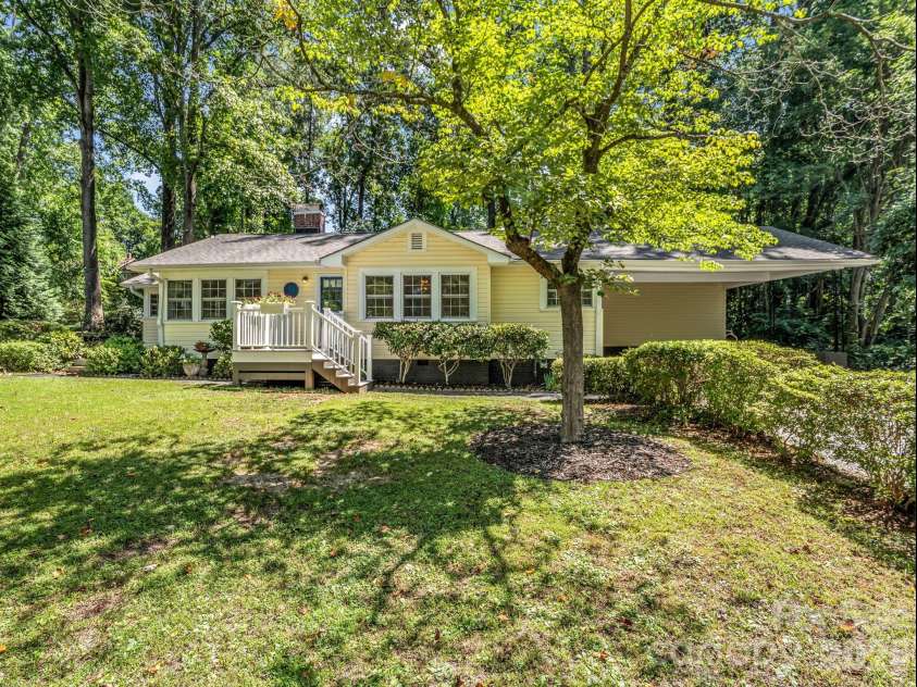 117 Whitney Avenue, Tryon, NC 28782.  MLS# CAR4400518, YatesRealty ID 42984. Well maintained and ready for it's next owners