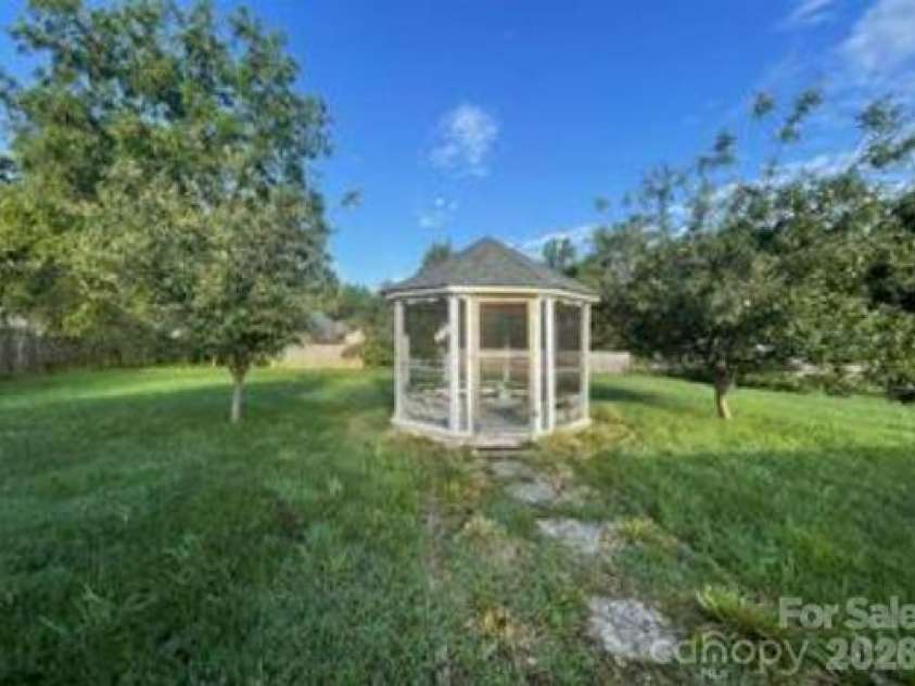 3120 Middlebrook Drive, Clemmons, NC 27012.  MLS# CAR4412749, YatesRealty ID 42985. 