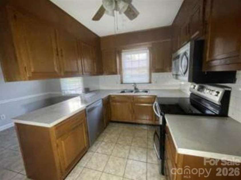 3120 Middlebrook Drive, Clemmons, NC 27012.  MLS# CAR4412749, YatesRealty ID 42985. 