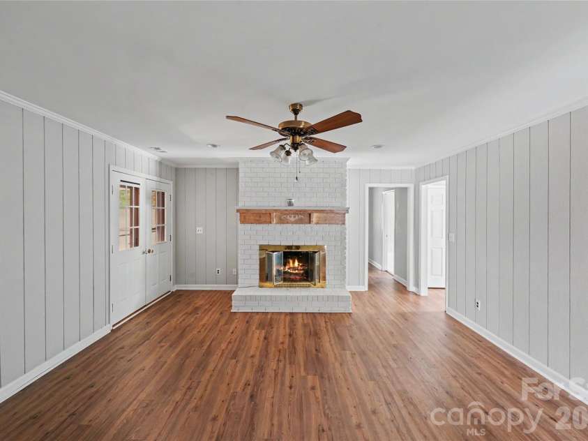 3120 Middlebrook Drive, Clemmons, NC 27012.  MLS# CAR4412749, YatesRealty ID 42985. 