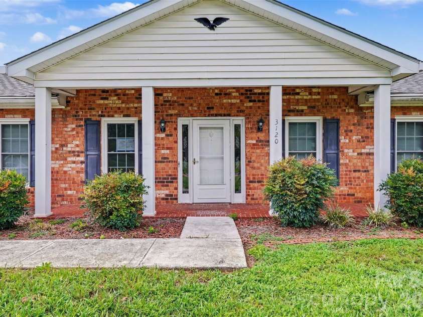 3120 Middlebrook Drive, Clemmons, NC 27012.  MLS# CAR4412749, YatesRealty ID 42985. 