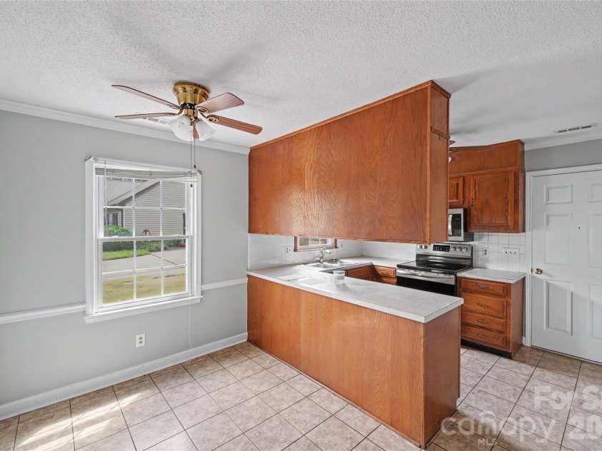 3120 Middlebrook Drive, Clemmons, NC 27012.  MLS# CAR4412749, YatesRealty ID 42985. 