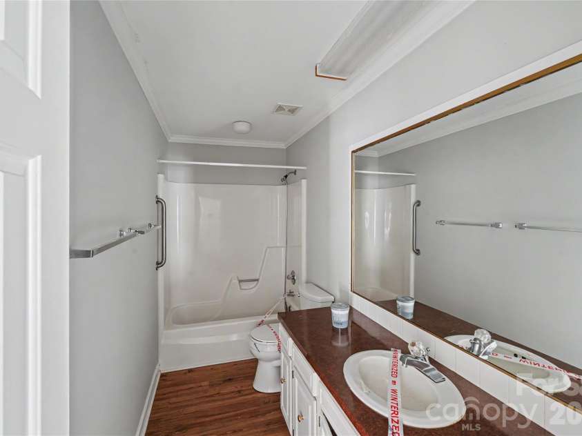 3120 Middlebrook Drive, Clemmons, NC 27012.  MLS# CAR4412749, YatesRealty ID 42985. 