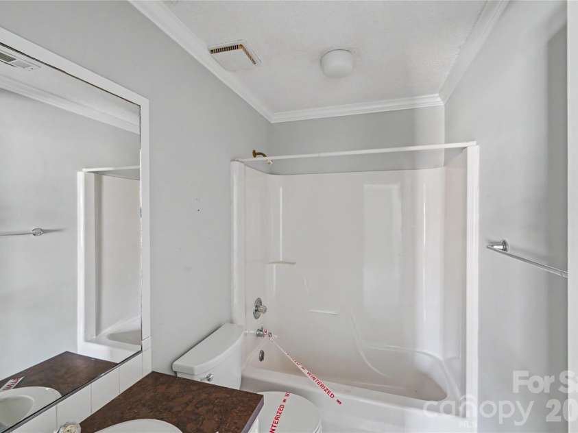 3120 Middlebrook Drive, Clemmons, NC 27012.  MLS# CAR4412749, YatesRealty ID 42985. 