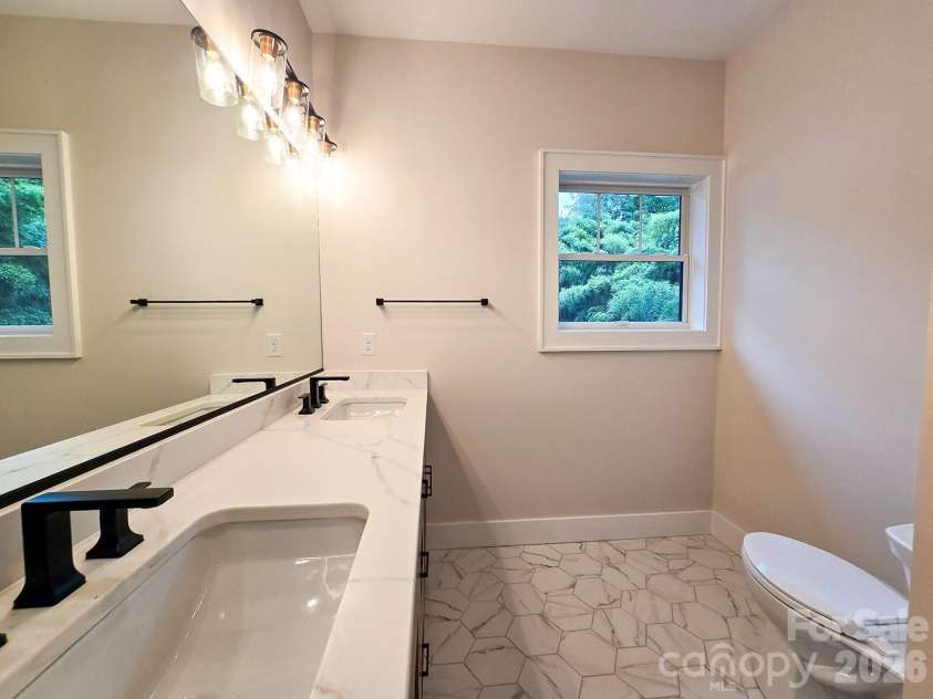 505 Oconeechee Avenue, Black Mountain, NC 28711.  MLS# CAR4399162, YatesRealty ID 42987. 2nd Bath