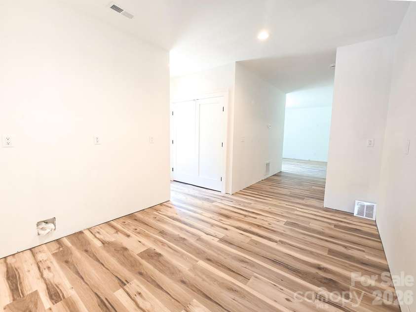505 Oconeechee Avenue, Black Mountain, NC 28711.  MLS# CAR4399162, YatesRealty ID 42987. ADU-Apartment