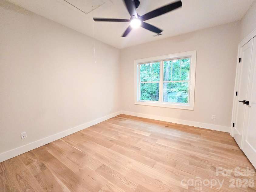 505 Oconeechee Avenue, Black Mountain, NC 28711.  MLS# CAR4399162, YatesRealty ID 42987. Bed 2