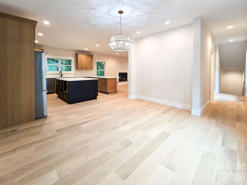 505 Oconeechee Avenue, Black Mountain, NC 28711.  MLS# CAR4399162, YatesRealty ID 42987. Dining