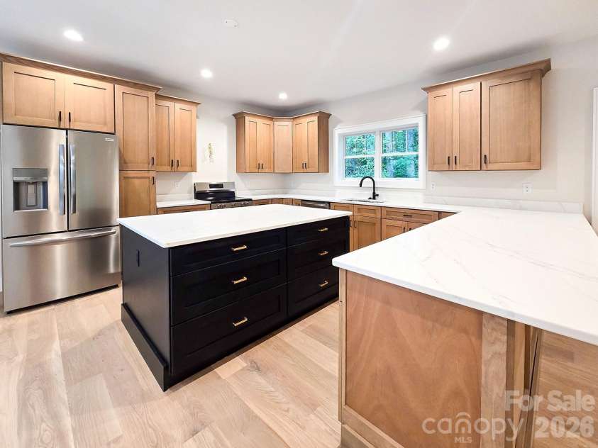505 Oconeechee Avenue, Black Mountain, NC 28711.  MLS# CAR4399162, YatesRealty ID 42987. Kitchen