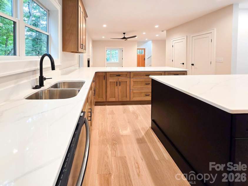 505 Oconeechee Avenue, Black Mountain, NC 28711.  MLS# CAR4399162, YatesRealty ID 42987. Kitchen