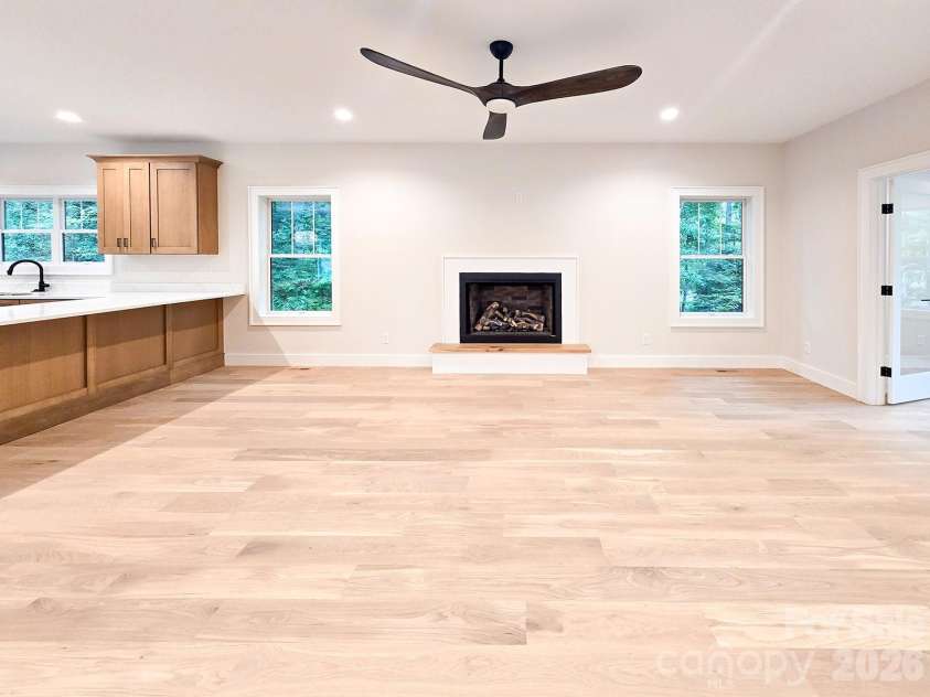 505 Oconeechee Avenue, Black Mountain, NC 28711.  MLS# CAR4399162, YatesRealty ID 42987. Living