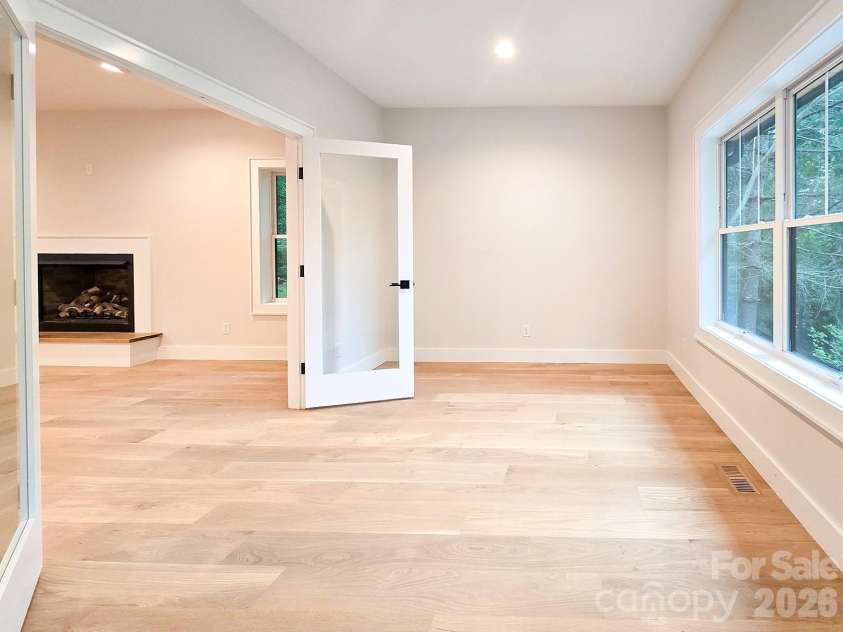 505 Oconeechee Avenue, Black Mountain, NC 28711.  MLS# CAR4399162, YatesRealty ID 42987. Office