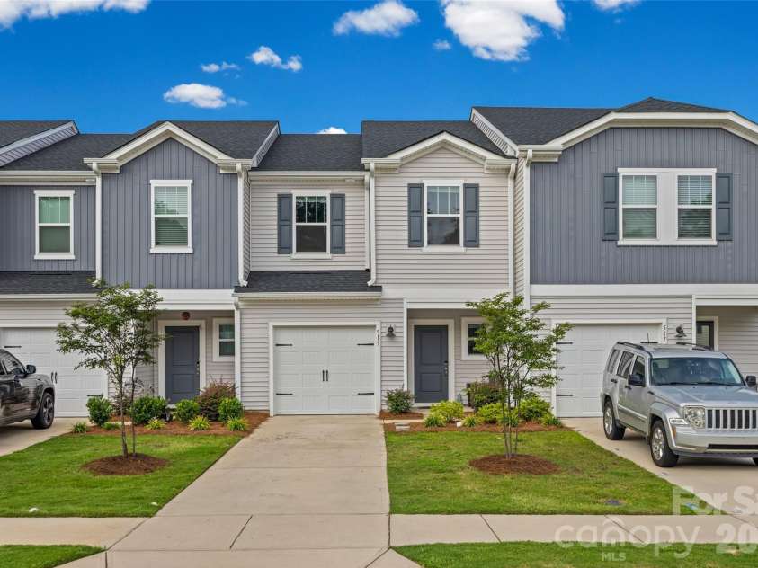 515 Tayberry Lane, Fort Mill, SC 29715.  MLS# CAR4407287, YatesRealty ID 42989. 