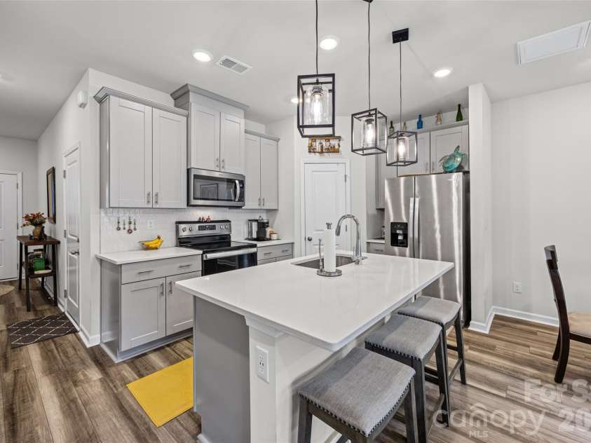 515 Tayberry Lane, Fort Mill, SC 29715.  MLS# CAR4407287, YatesRealty ID 42989. 