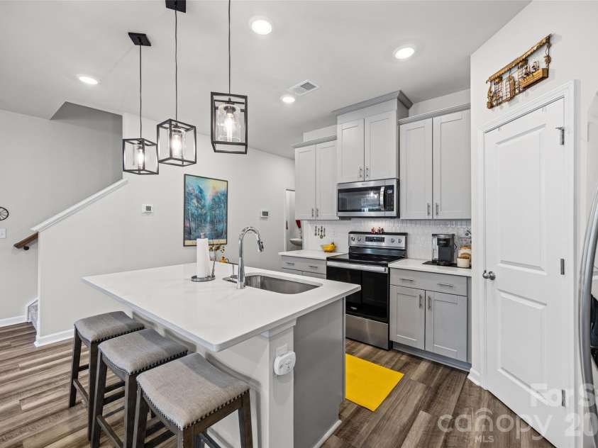 515 Tayberry Lane, Fort Mill, SC 29715.  MLS# CAR4407287, YatesRealty ID 42989. 