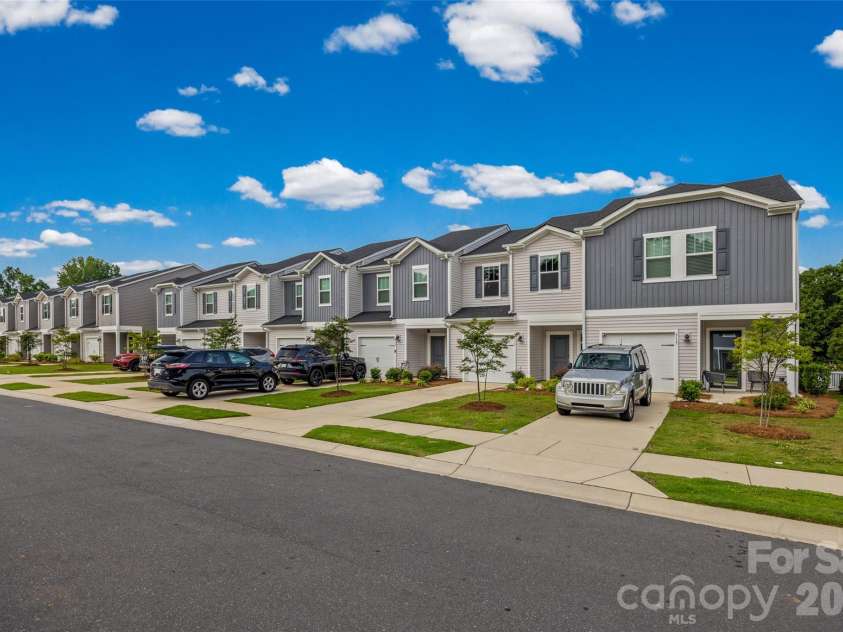 515 Tayberry Lane, Fort Mill, SC 29715.  MLS# CAR4407287, YatesRealty ID 42989. 