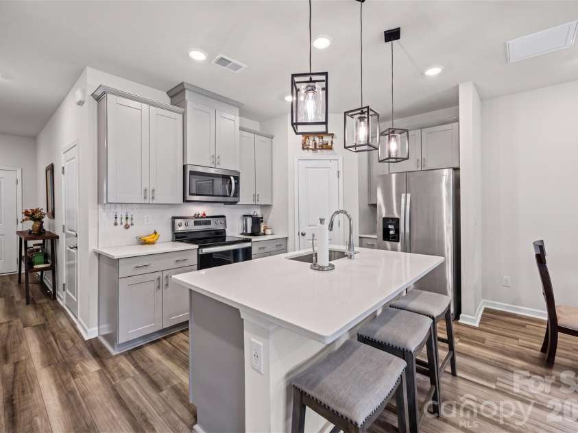 515 Tayberry Lane, Fort Mill, SC 29715.  MLS# CAR4407287, YatesRealty ID 42989. 