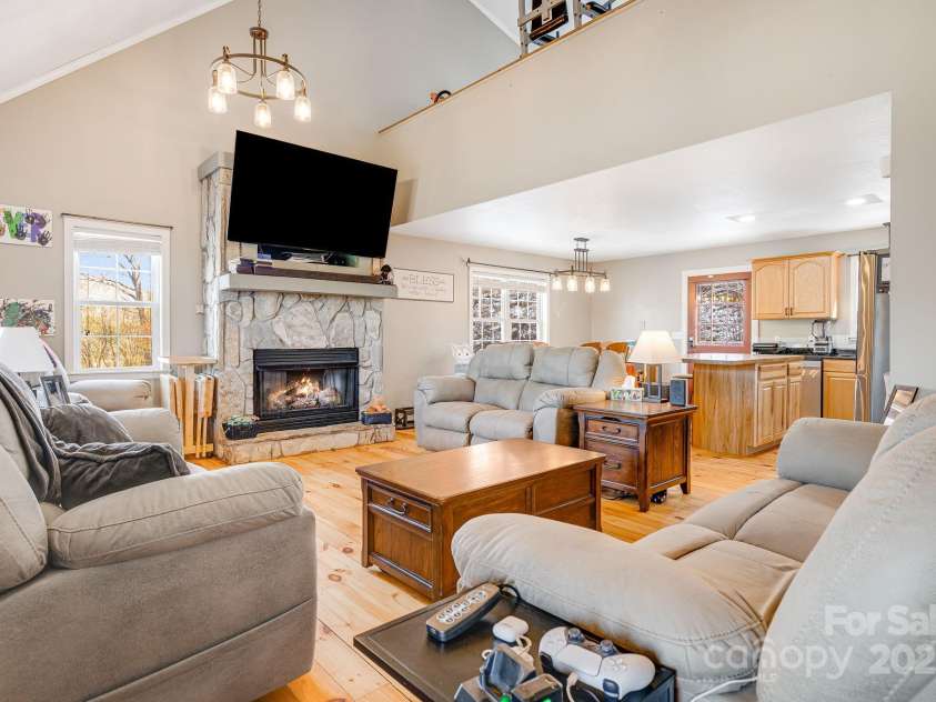110 Red Wolf Lane, Mars Hill, NC 28754.  MLS# CAR4239848, YatesRealty ID 4299. Main floor living room