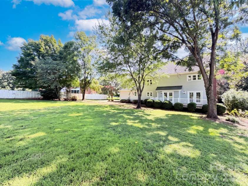 9020 Bartlett Road, Charlotte, NC 28227.  MLS# CAR4412607, YatesRealty ID 42991. 