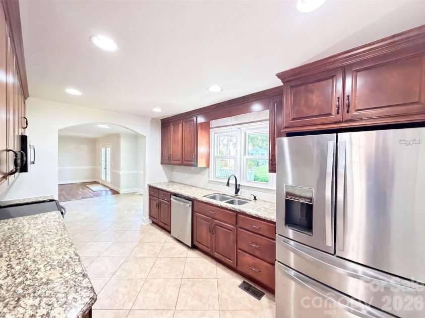 9020 Bartlett Road, Charlotte, NC 28227.  MLS# CAR4412607, YatesRealty ID 42991. 