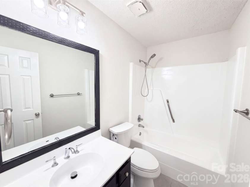 9020 Bartlett Road, Charlotte, NC 28227.  MLS# CAR4412607, YatesRealty ID 42991. 