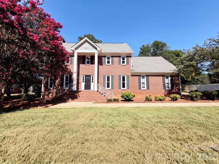 9020 Bartlett Road, Charlotte, NC 28227.  MLS# CAR4412607, YatesRealty ID 42991. 