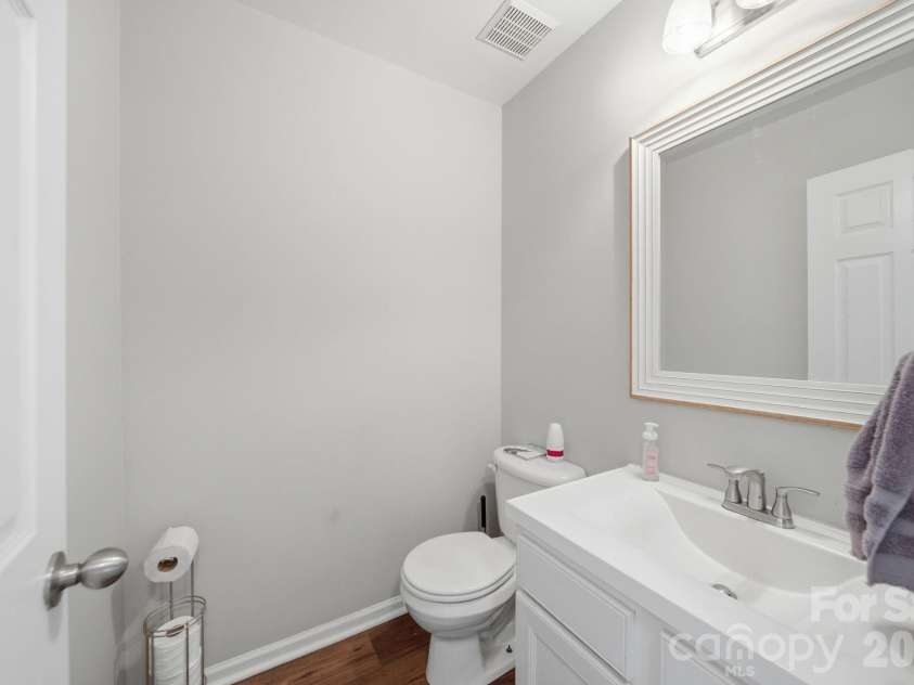 19126 Kanawha Drive, Cornelius, NC 28031.  MLS# CAR4412114, YatesRealty ID 42993. 