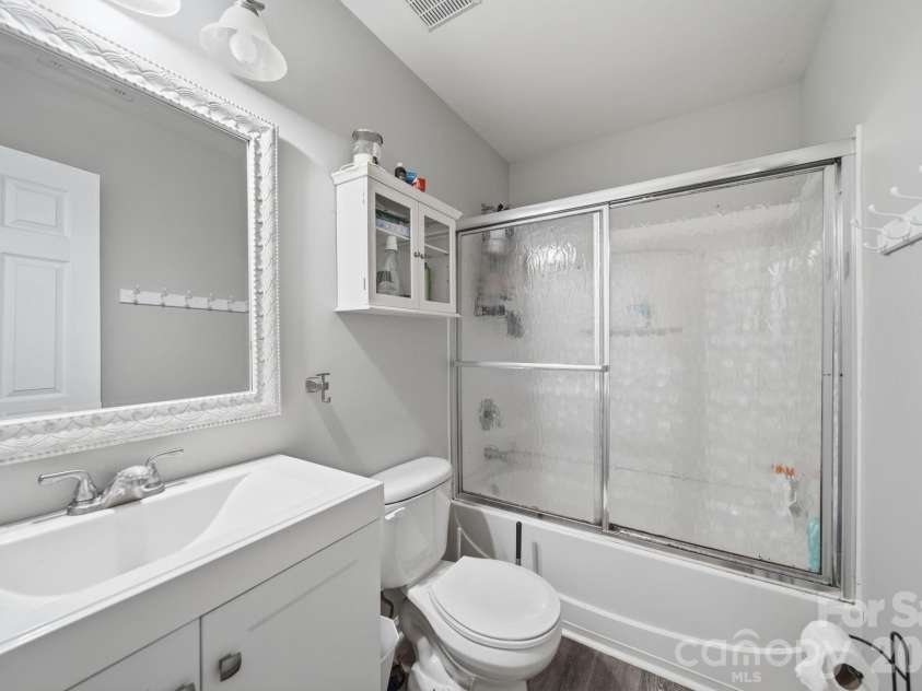19126 Kanawha Drive, Cornelius, NC 28031.  MLS# CAR4412114, YatesRealty ID 42993. 