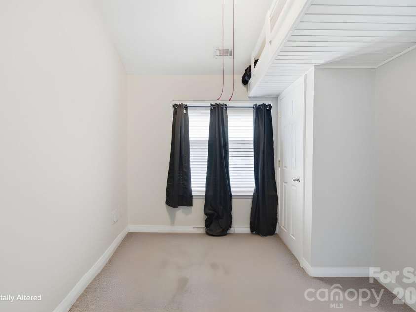 19126 Kanawha Drive, Cornelius, NC 28031.  MLS# CAR4412114, YatesRealty ID 42993. 