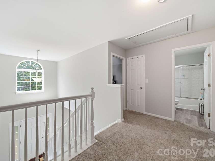 19126 Kanawha Drive, Cornelius, NC 28031.  MLS# CAR4412114, YatesRealty ID 42993. 