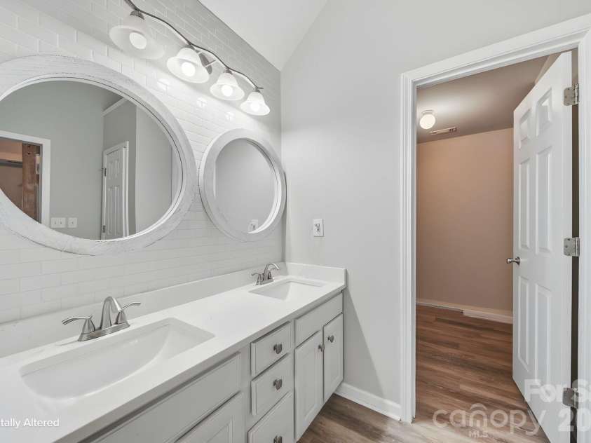 19126 Kanawha Drive, Cornelius, NC 28031.  MLS# CAR4412114, YatesRealty ID 42993. 