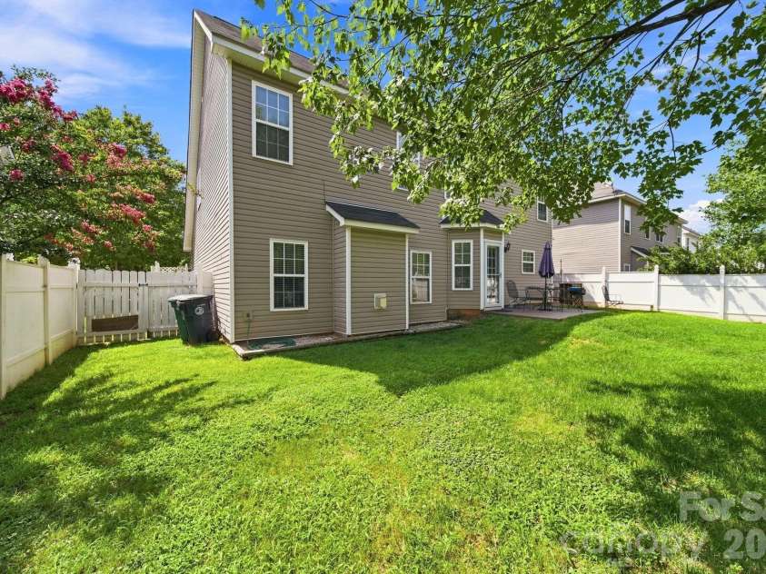 19126 Kanawha Drive, Cornelius, NC 28031.  MLS# CAR4412114, YatesRealty ID 42993. 