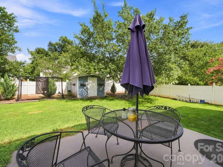 19126 Kanawha Drive, Cornelius, NC 28031.  MLS# CAR4412114, YatesRealty ID 42993. 