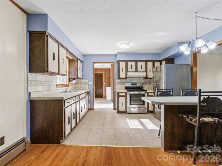 235 Rolling Ridge Loop, Burnsville, NC 28714.  MLS# CAR4408008, YatesRealty ID 42994. 