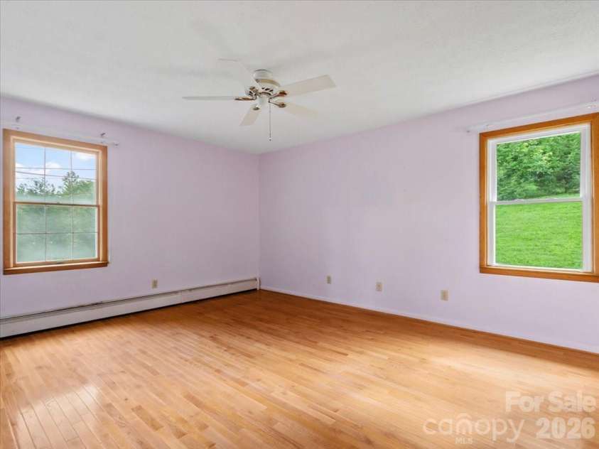 235 Rolling Ridge Loop, Burnsville, NC 28714.  MLS# CAR4408008, YatesRealty ID 42994. 