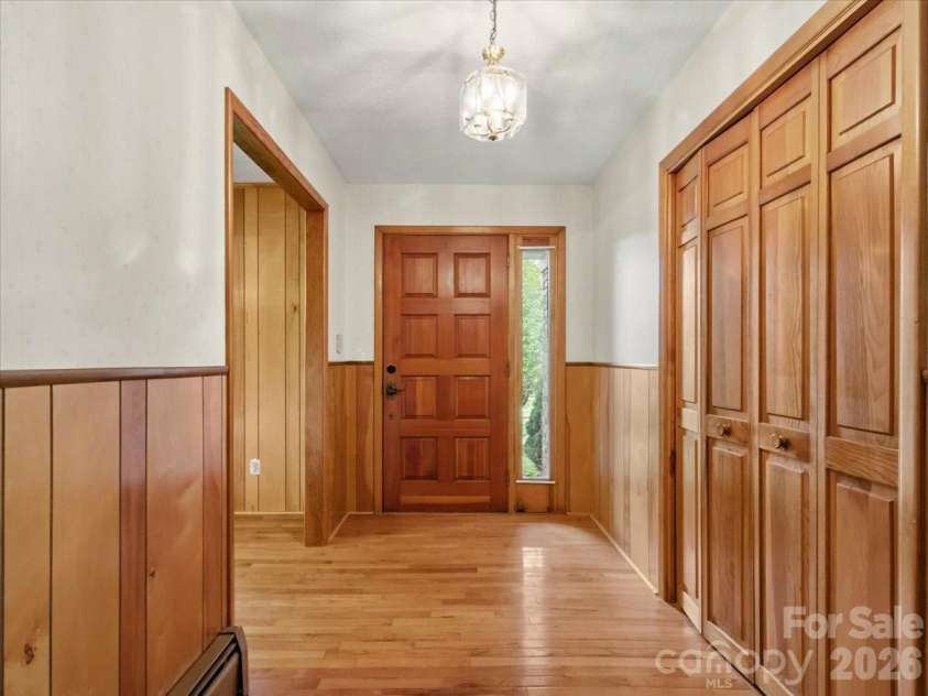 235 Rolling Ridge Loop, Burnsville, NC 28714.  MLS# CAR4408008, YatesRealty ID 42994. 