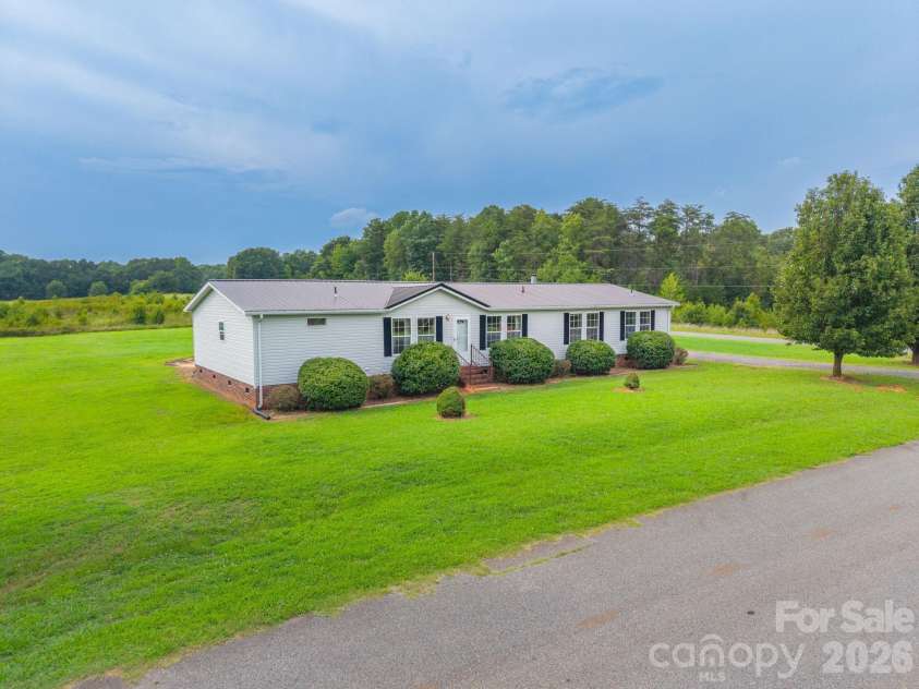102 Jenny Drive, Shelby, NC 28152.  MLS# CAR4410577, YatesRealty ID 42997. 
