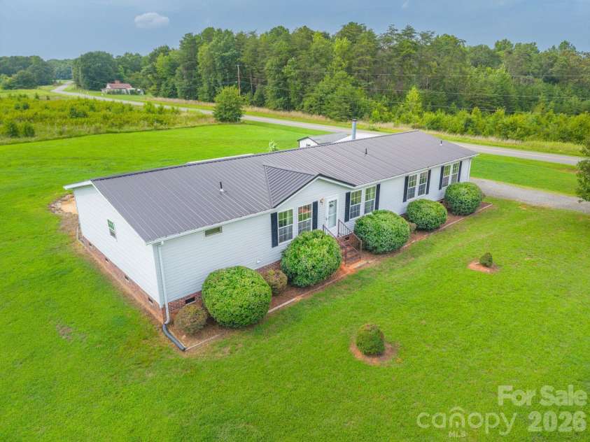 102 Jenny Drive, Shelby, NC 28152.  MLS# CAR4410577, YatesRealty ID 42997. 