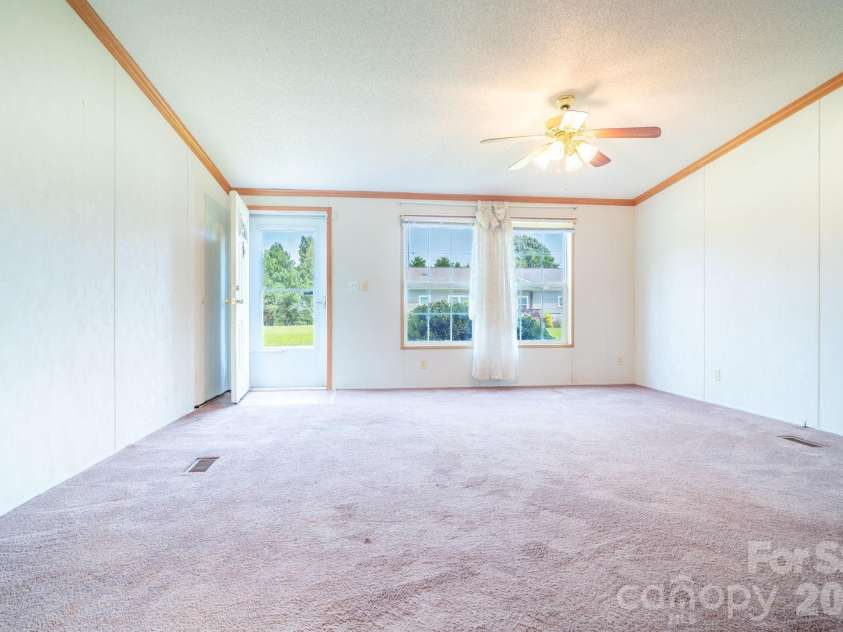 102 Jenny Drive, Shelby, NC 28152.  MLS# CAR4410577, YatesRealty ID 42997. 