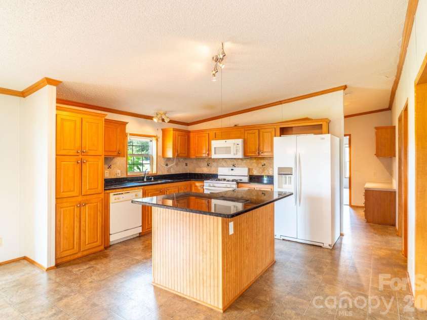 102 Jenny Drive, Shelby, NC 28152.  MLS# CAR4410577, YatesRealty ID 42997. 
