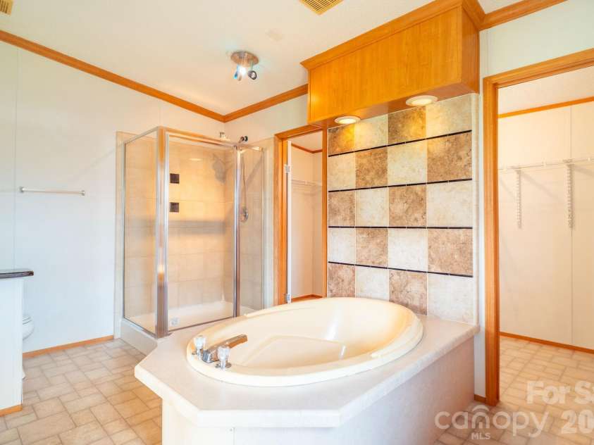 102 Jenny Drive, Shelby, NC 28152.  MLS# CAR4410577, YatesRealty ID 42997. 