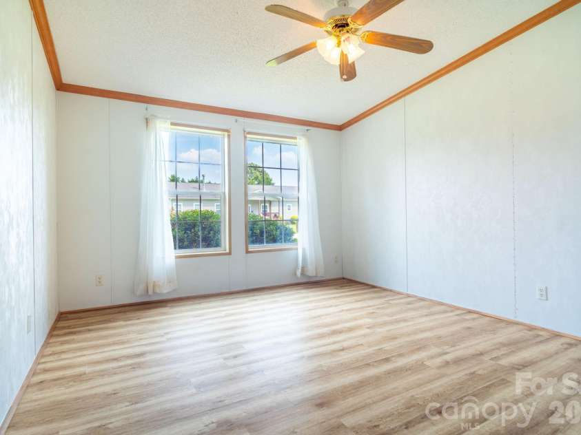 102 Jenny Drive, Shelby, NC 28152.  MLS# CAR4410577, YatesRealty ID 42997. 