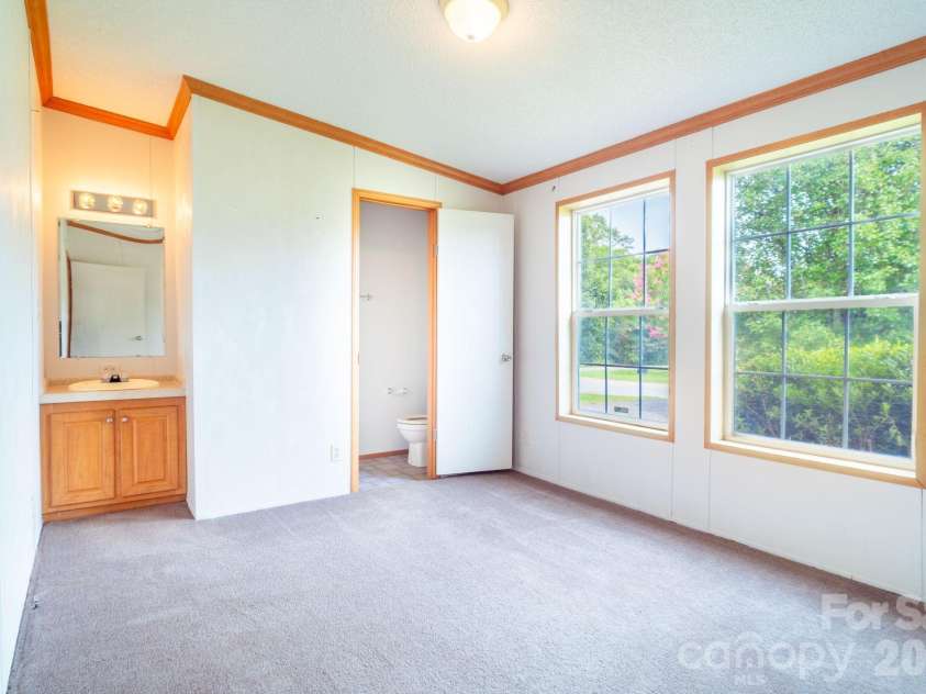 102 Jenny Drive, Shelby, NC 28152.  MLS# CAR4410577, YatesRealty ID 42997. 