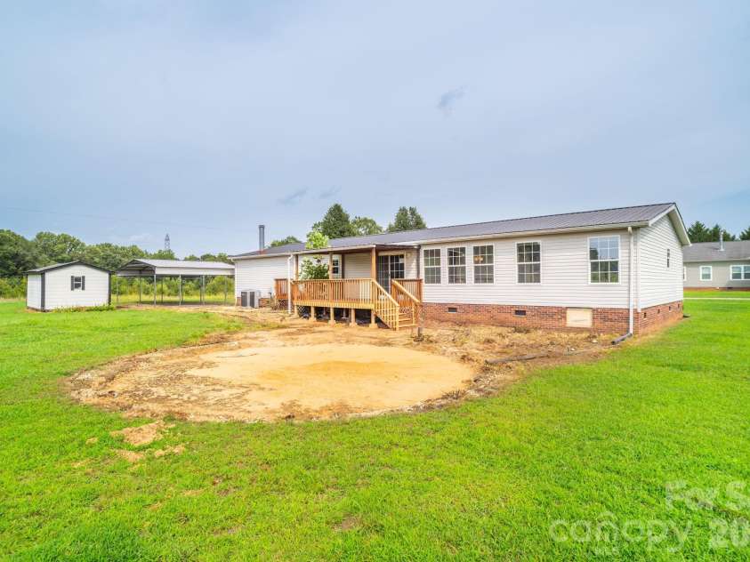 102 Jenny Drive, Shelby, NC 28152.  MLS# CAR4410577, YatesRealty ID 42997. 