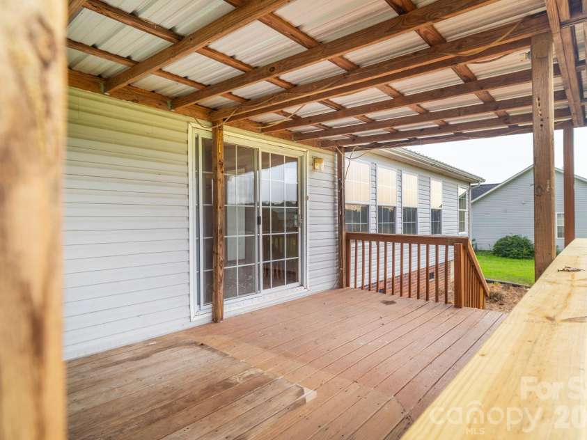 102 Jenny Drive, Shelby, NC 28152.  MLS# CAR4410577, YatesRealty ID 42997. 