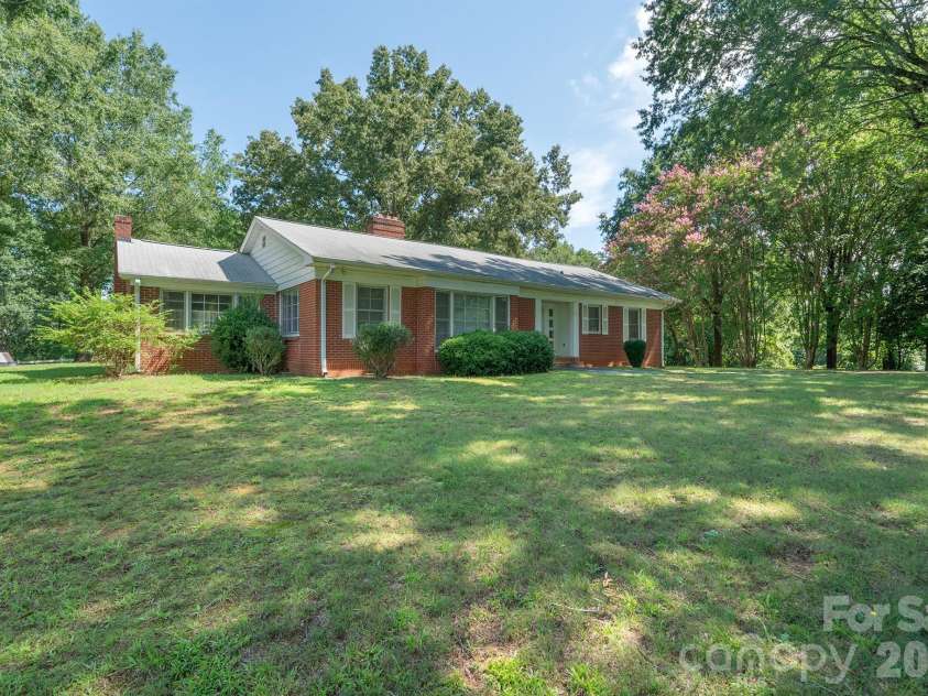 17 Murray Street, Maiden, NC 28650.  MLS# CAR4410850, YatesRealty ID 42998. 