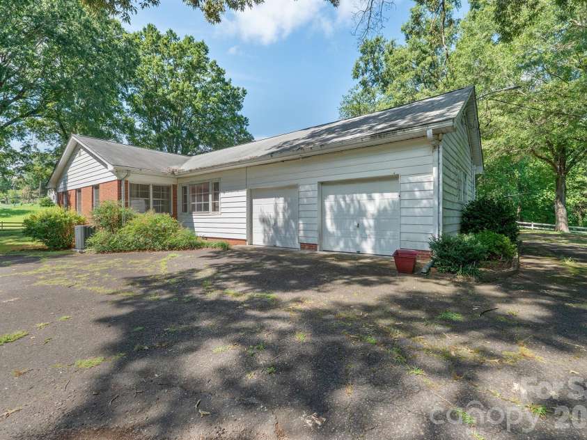 17 Murray Street, Maiden, NC 28650.  MLS# CAR4410850, YatesRealty ID 42998. 