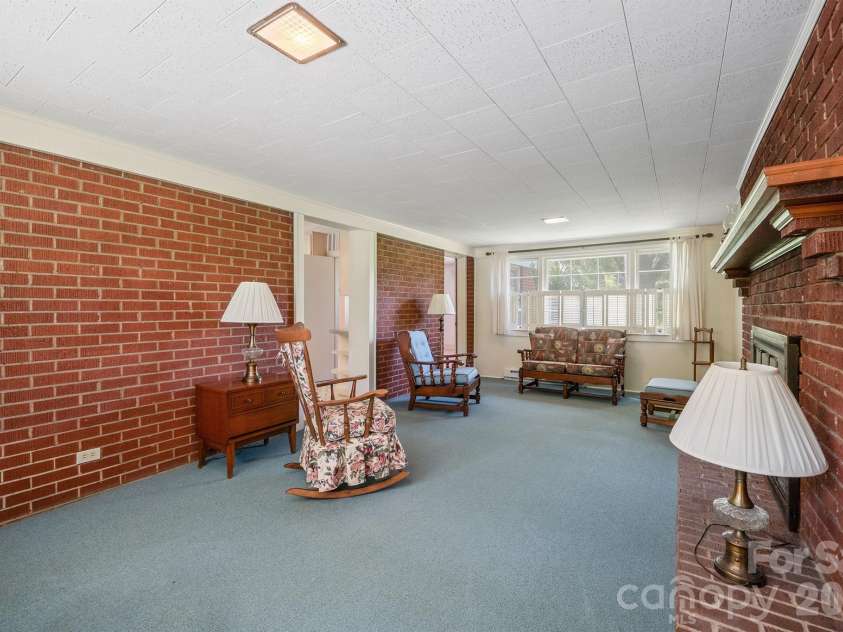 17 Murray Street, Maiden, NC 28650.  MLS# CAR4410850, YatesRealty ID 42998. 